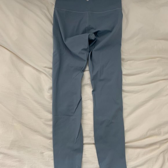 Wunder Under High-Rise Tight 28” *Full-on Luxtreme Size 6 in Chambray - Picture 6 of 9